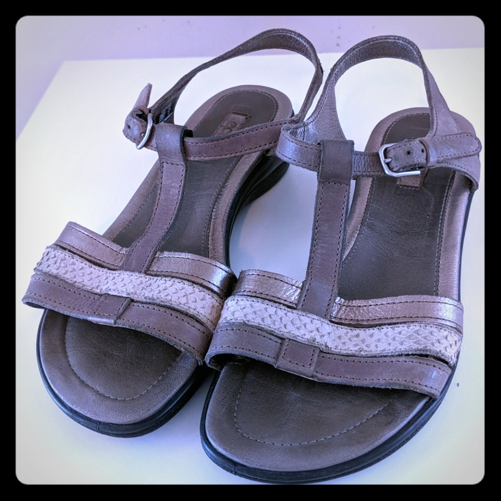 Ecco womans sandels